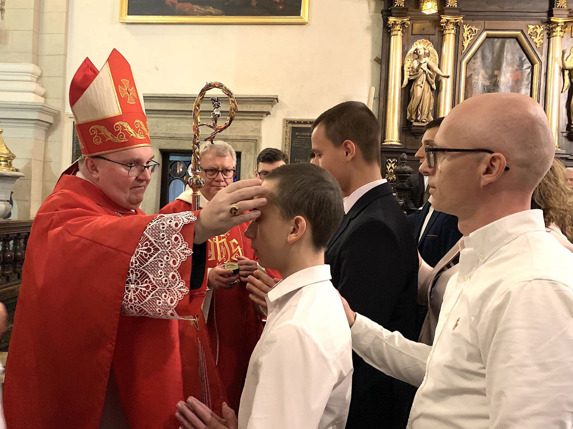 Przyjęcie Sakramentu Bierzmowania przez młodzież w naszej Parafii